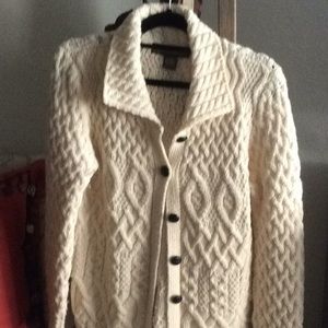 100% Merino wool sweater made in Ireland. Size M